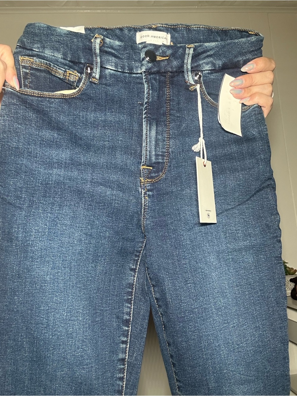 Good American Good Legs Crop Skinny Jeans Retails $128 - Picture 3 of 5